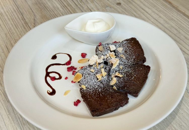 炙りガトーショコラ